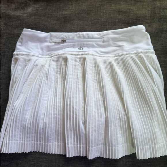 Lululemon Athletica White Mini Skater Skirt - Picture 2 of 2